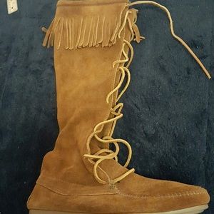 Moccasin boots